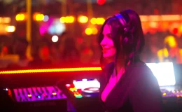 İranlı kadın DJ’ler tabuları yıkıyor