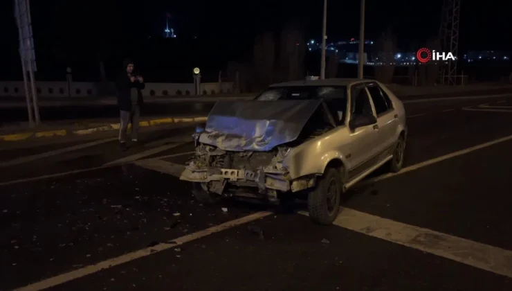 Kayganlaşan yol kazayı beraberinde getirdi: 2 yaralı