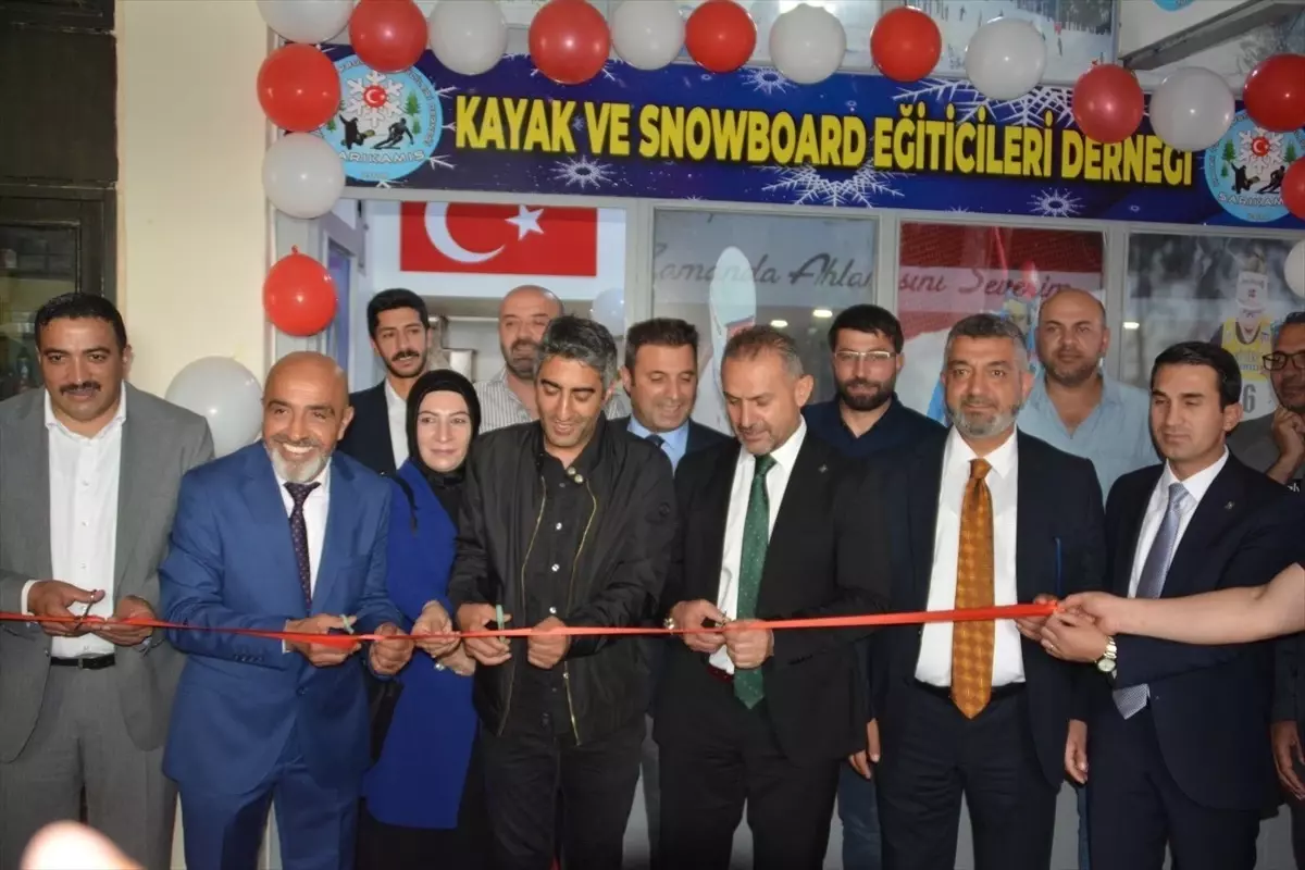 Sarıkamış’ta Kayak ve Snowboard Ofisi Açıldı