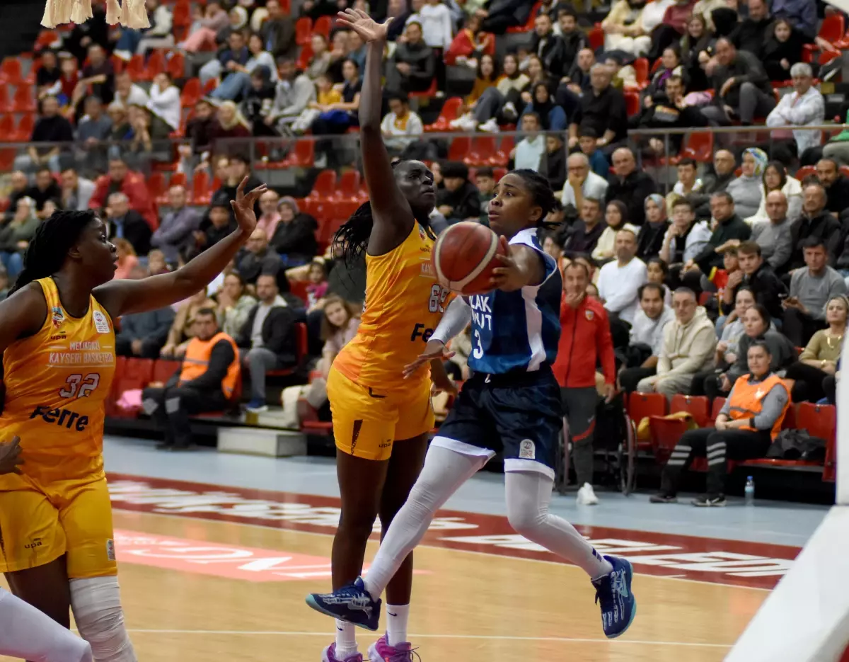 Melikgazi Kayseri Basketbol, Emlak Konut’a Yenildi