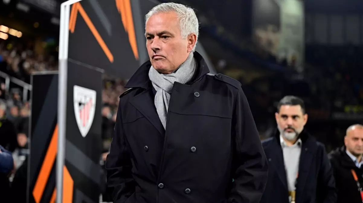 Fenerbahçe’de isyan çıktı: Takımın yarısı Mourinho’yu şikayet etti